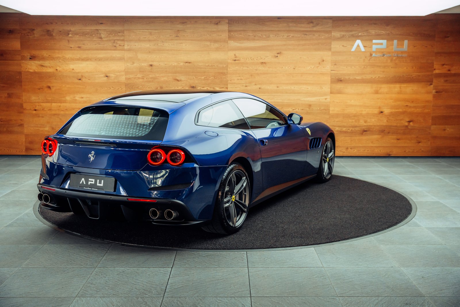 FERRARI GTC 4 Lusso Blu Tour de France, Petrol, Second hand / Used, Automatic - 2