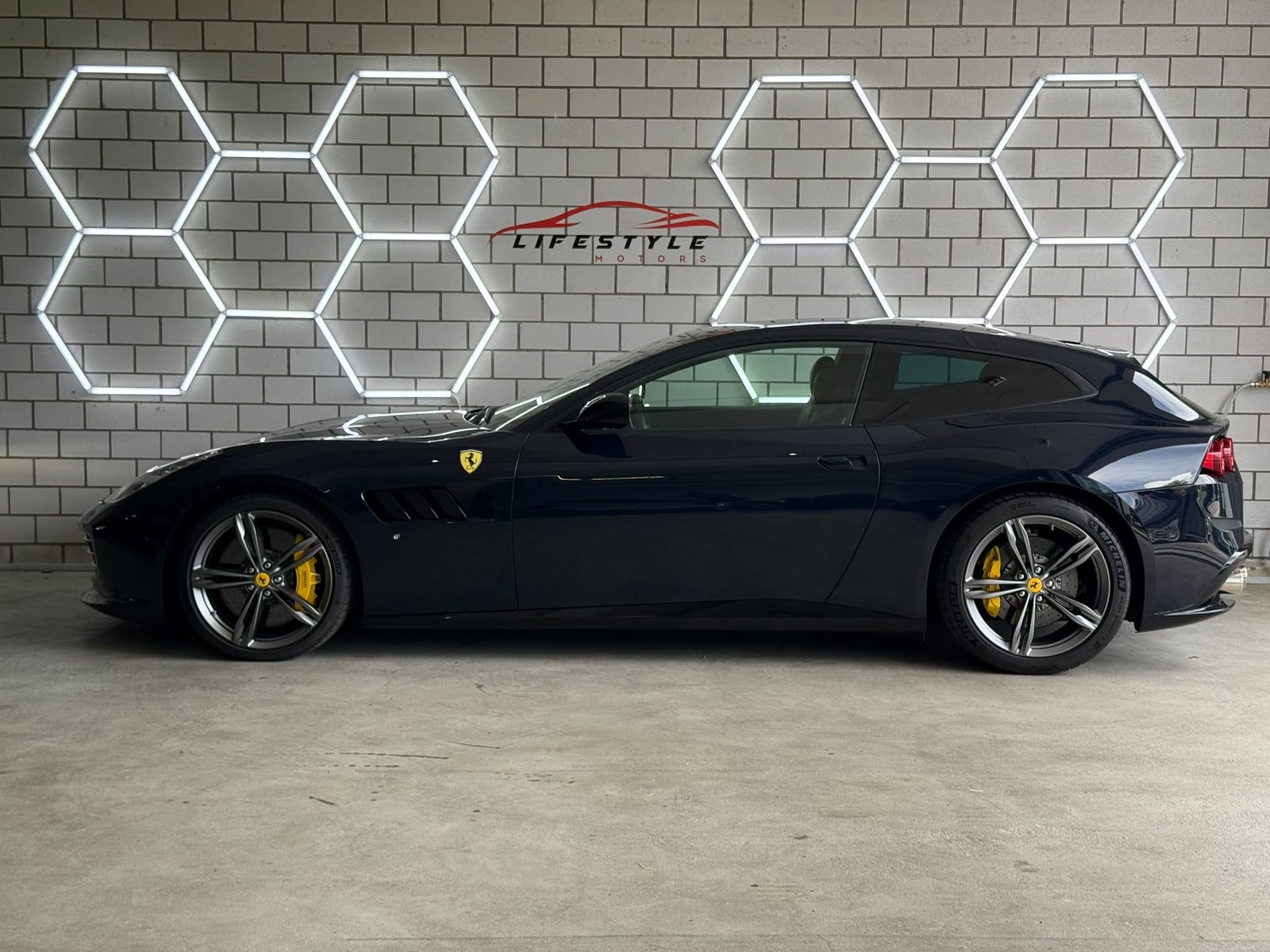 FERRARI GTC 4 Lusso, Essence, Occasion / Utilisé, Automatique - 2