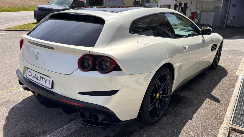 FERRARI GTC 6.3, Benzin, Occasion / Gebraucht, Automatik - 6