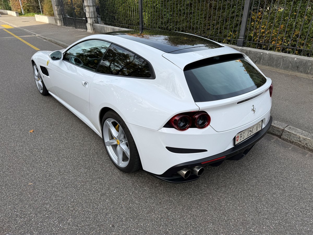FERRARI GTC 4 Lusso T, Petrol, Second hand / Used, Automatic - 2