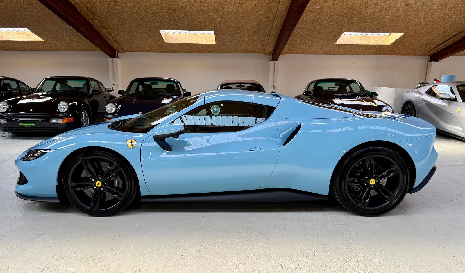 FERRARI GTS, Voll-Hybrid Benzin/Elektro, Occasion / Gebraucht, Automatik - 2