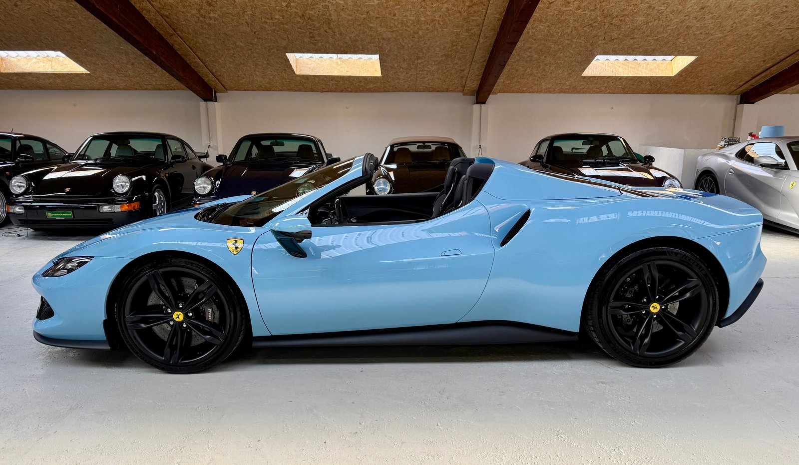 FERRARI GTS, Voll-Hybrid Benzin/Elektro, Occasion / Gebraucht, Automatik - 3