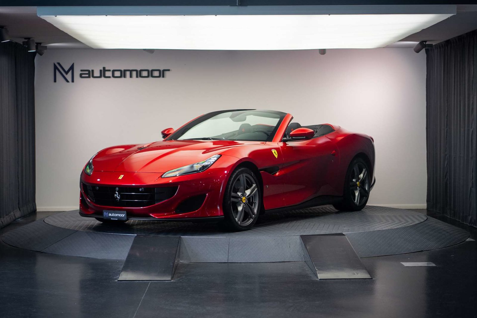FERRARI Portofino 3.9 V8 T *CH-Fahrzeug* *Rosso Portofino* *Magnerid