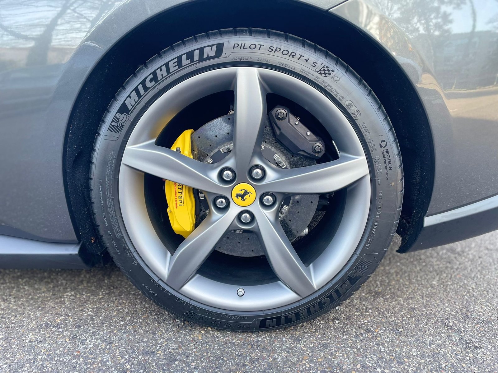 FERRARI Portofino 3.9 V8 T, Essence, Occasion / Utilisé, Automatique - 4