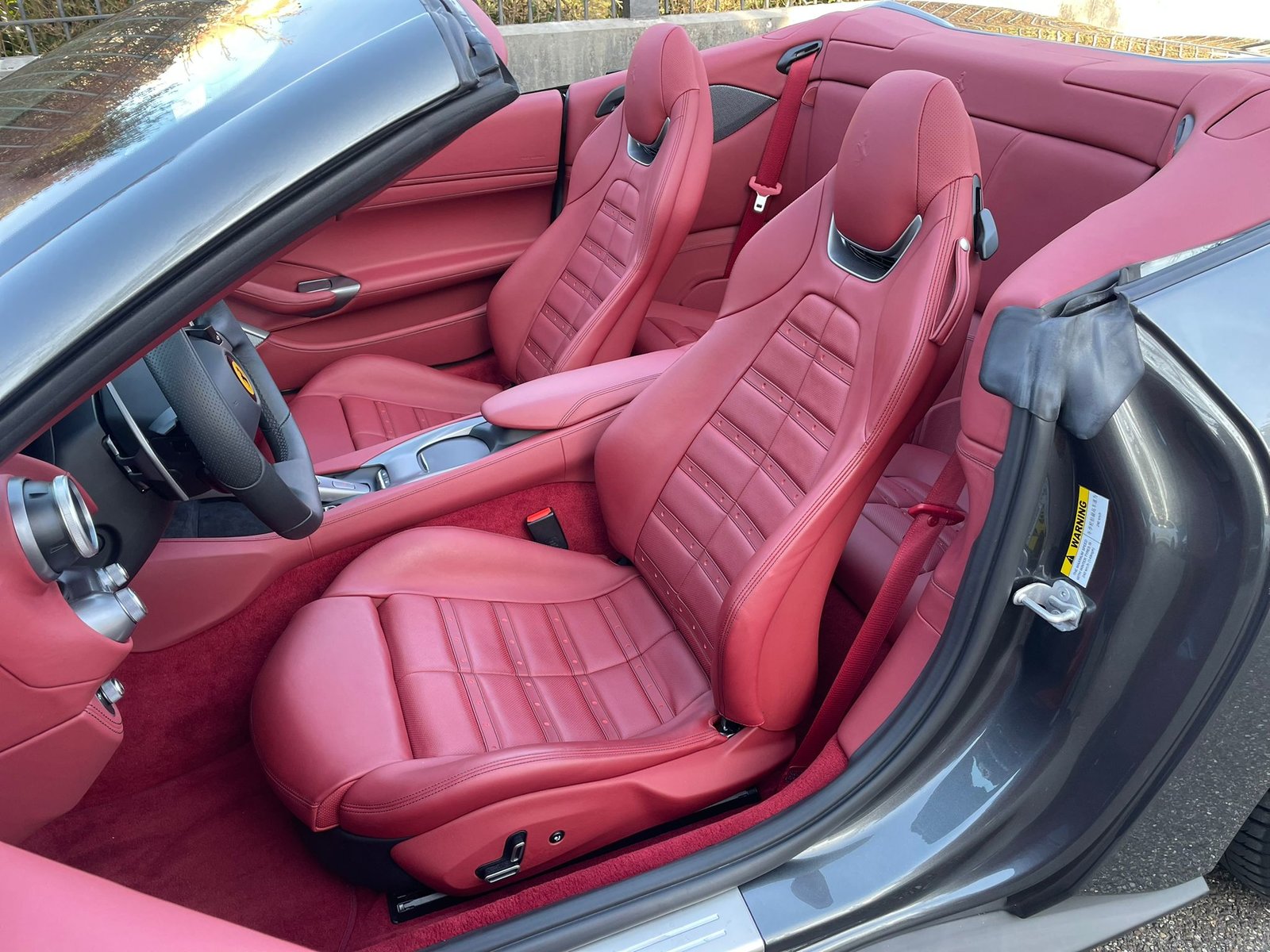 FERRARI Portofino 3.9 V8 T, Essence, Occasion / Utilisé, Automatique - 6