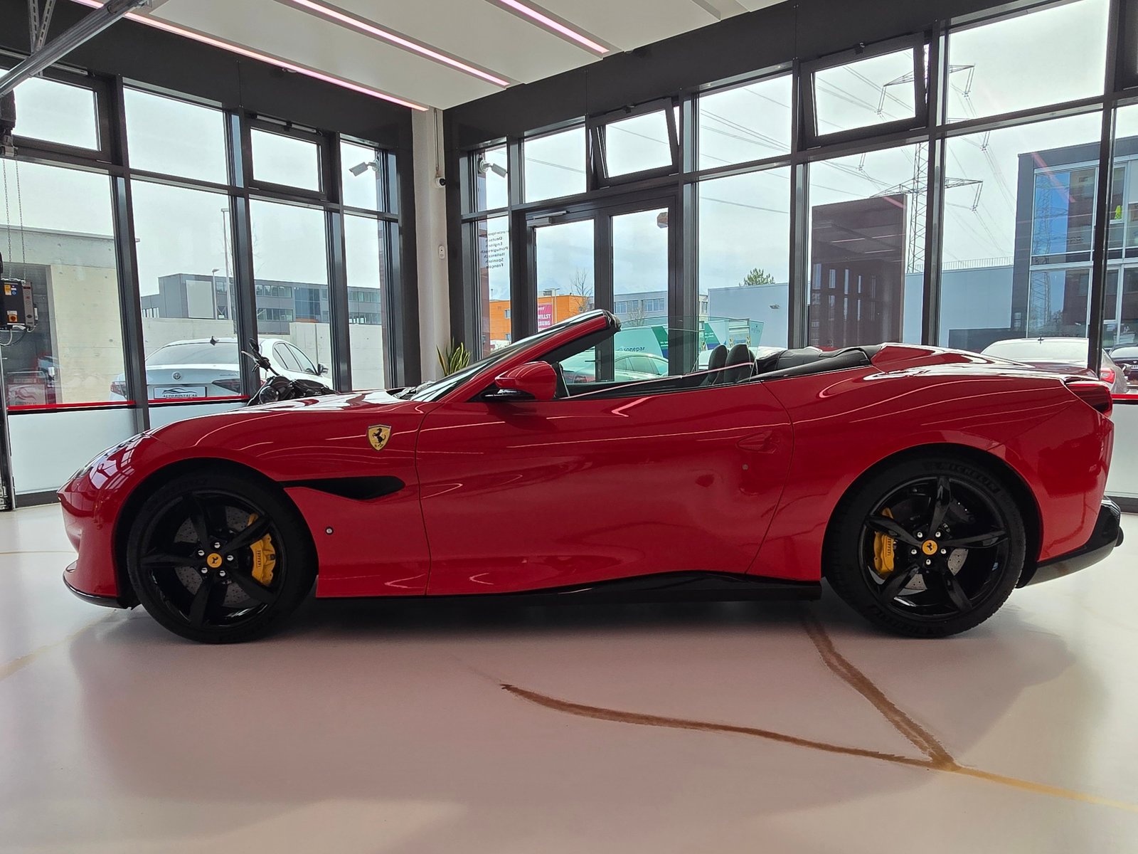 FERRARI Portofino 3.9 V8 T CH FZG mit 2Jahre Ferrari Garanti, Benzin, Occasion / Gebraucht, Automatik - 4