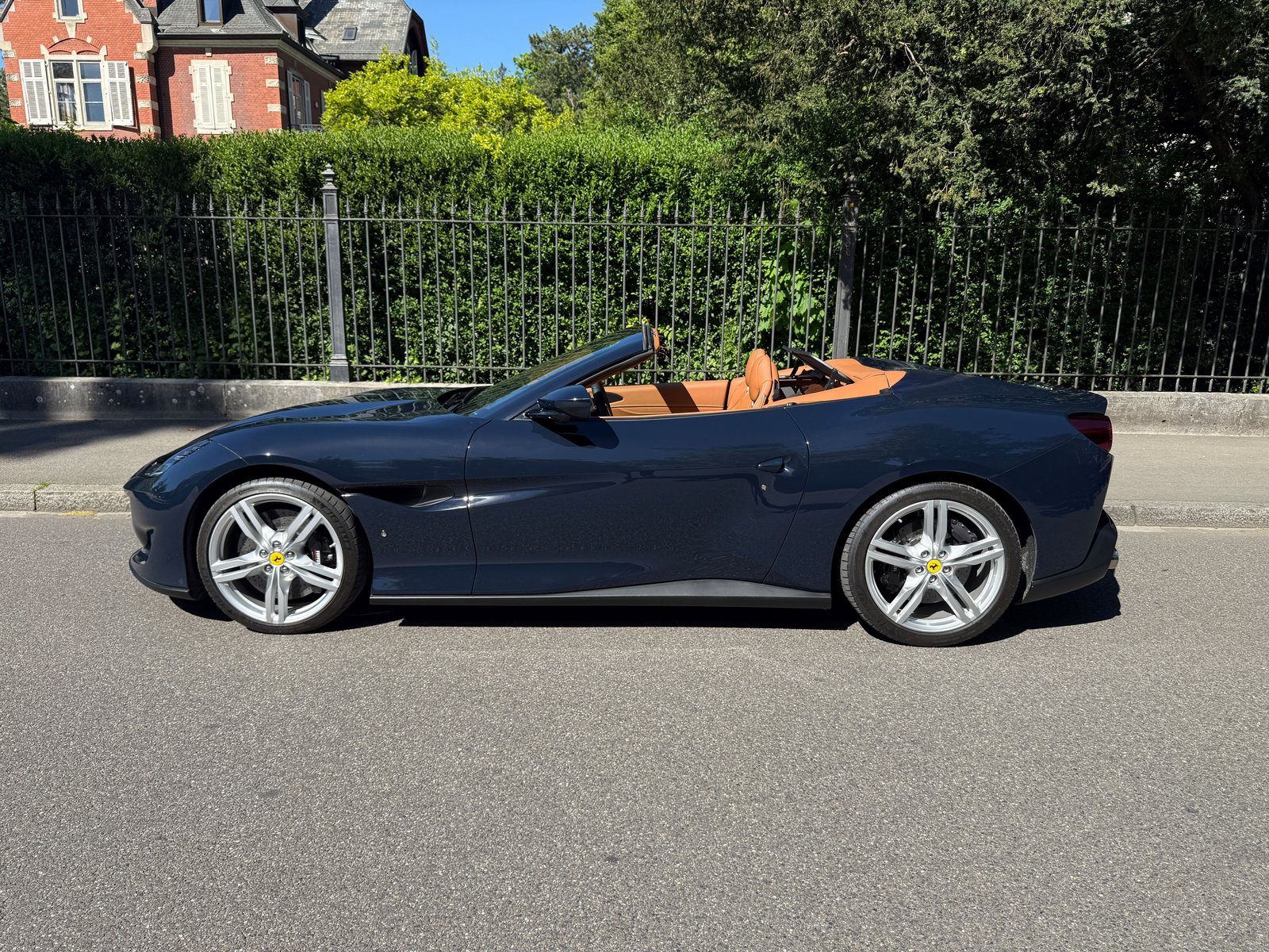 FERRARI Portofino 3.9 V8 T, Petrol, Second hand / Used, Automatic - 3
