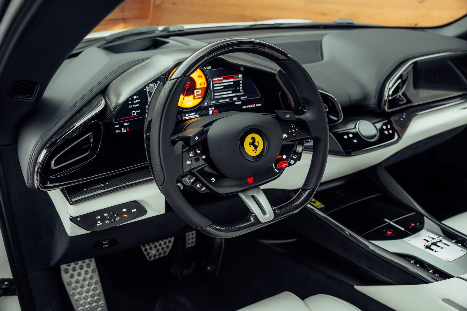 FERRARI Purosangue 6.5 V12 Bianco Italia, Essence, Voiture nouvelle, Automatique - 6