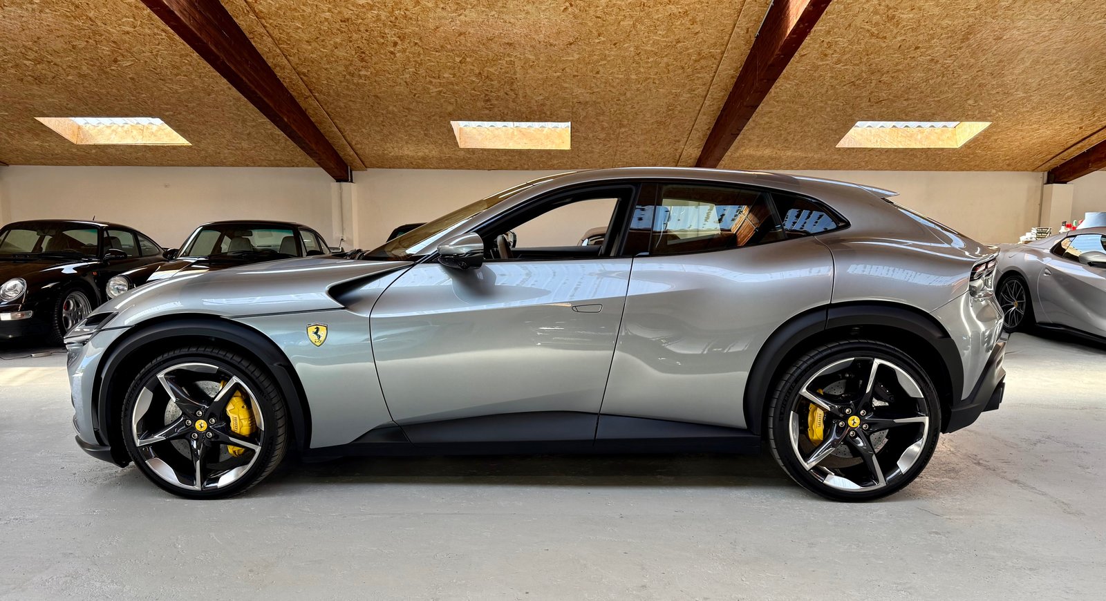 FERRARI Purosangue, Petrol, Second hand / Used, Automatic - 2