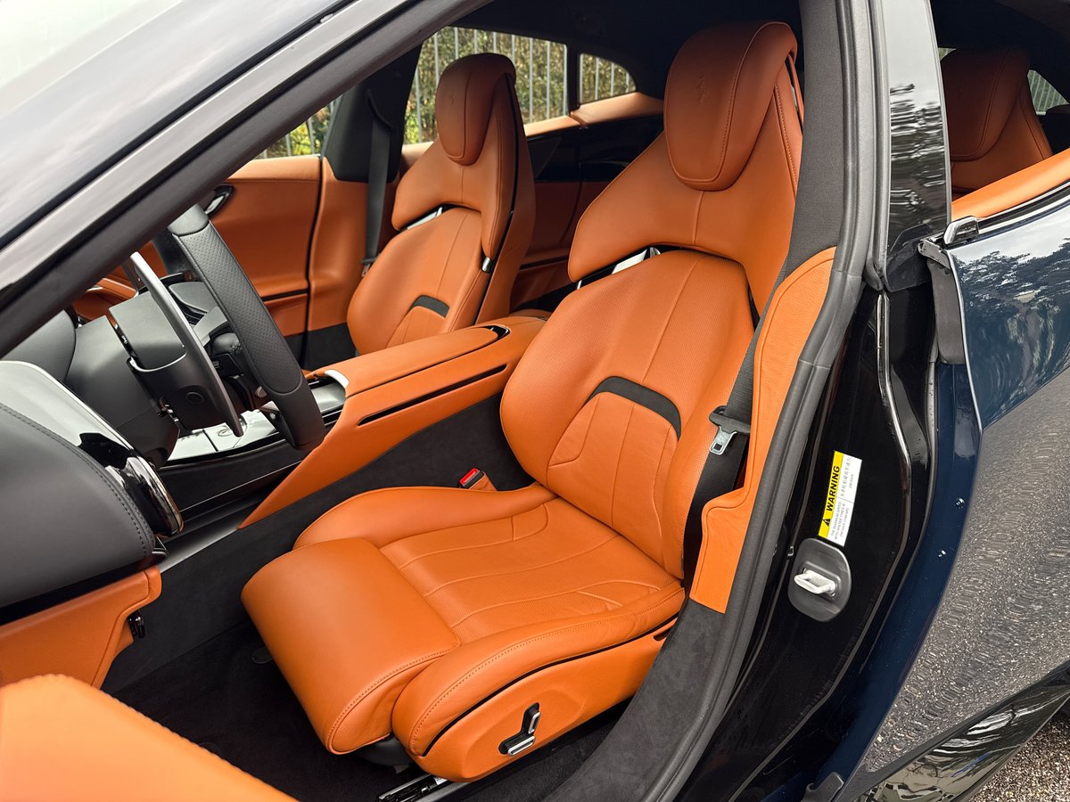 FERRARI PUROSANGUE, Essence, Occasion / Utilisé, Automatique - 7