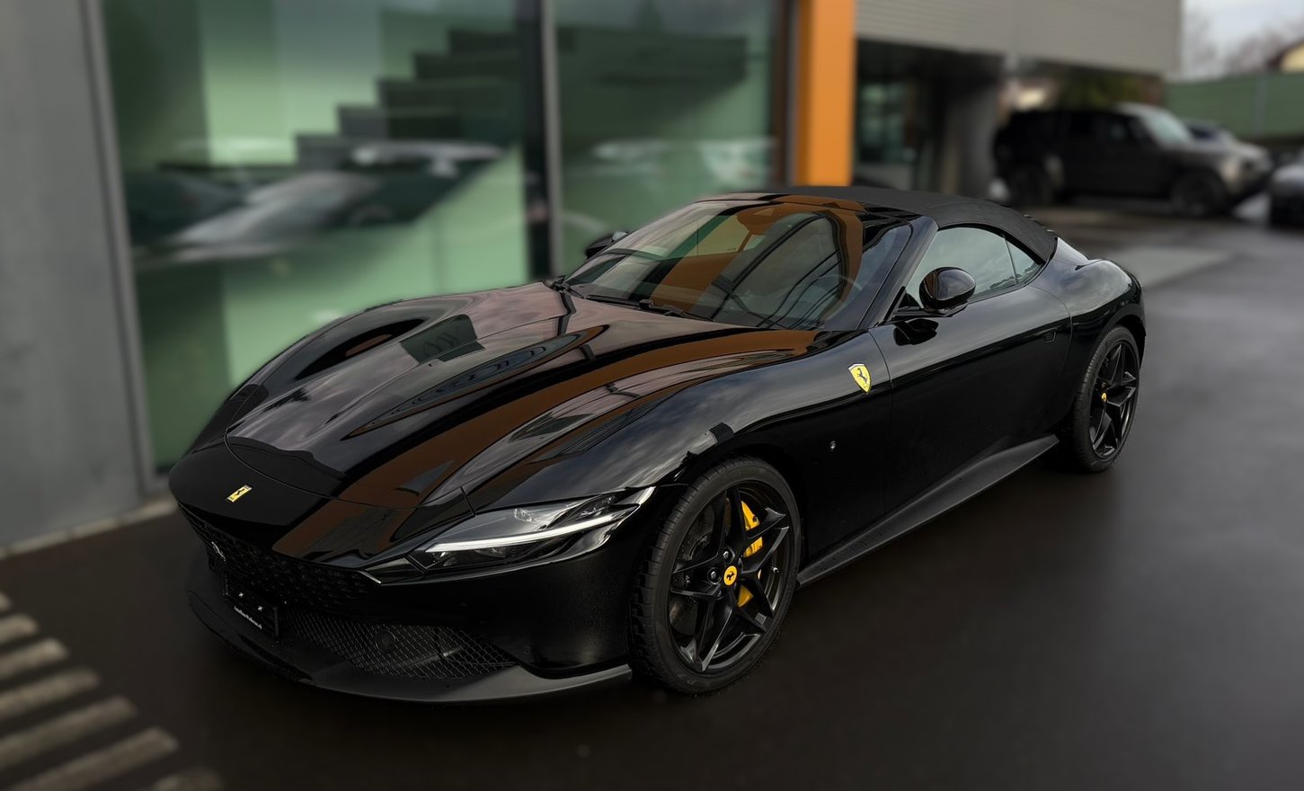 FERRARI Roma Spider 3.9 Turbo / CH Auslieferung, Essence, Occasion / Utilisé, Automatique - 3
