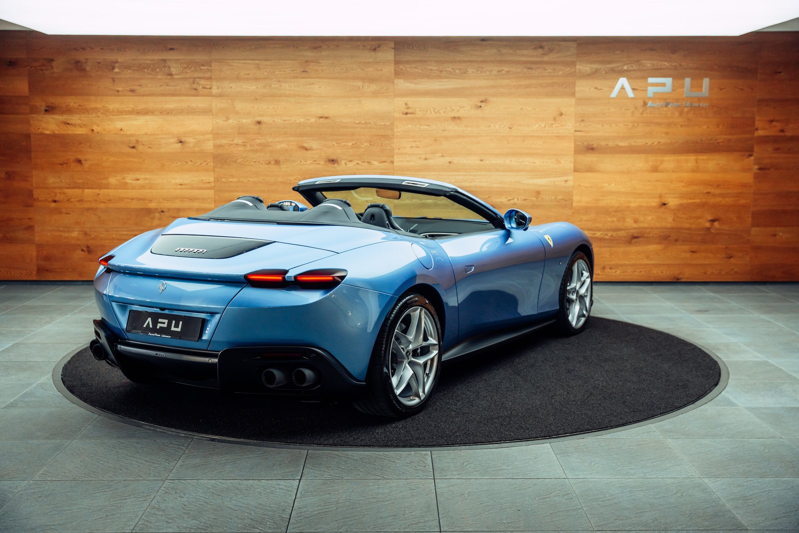 FERRARI Roma 3.9 V8 T Spider Azzurro California, Petrol, Second hand / Used, Automatic - 2
