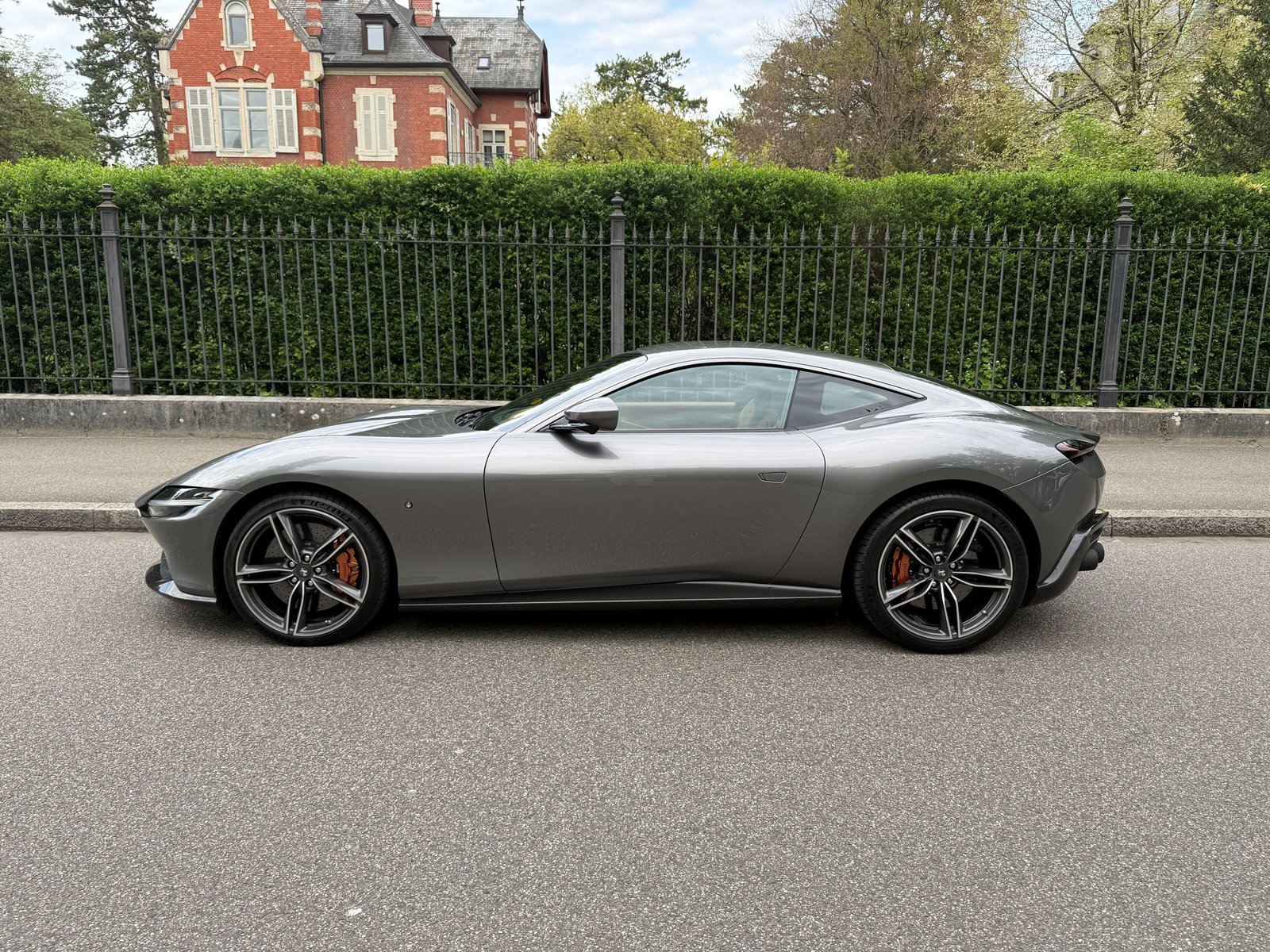 FERRARI Roma 3.9 V8 T, Essence, Occasion / Utilisé, Automatique - 3
