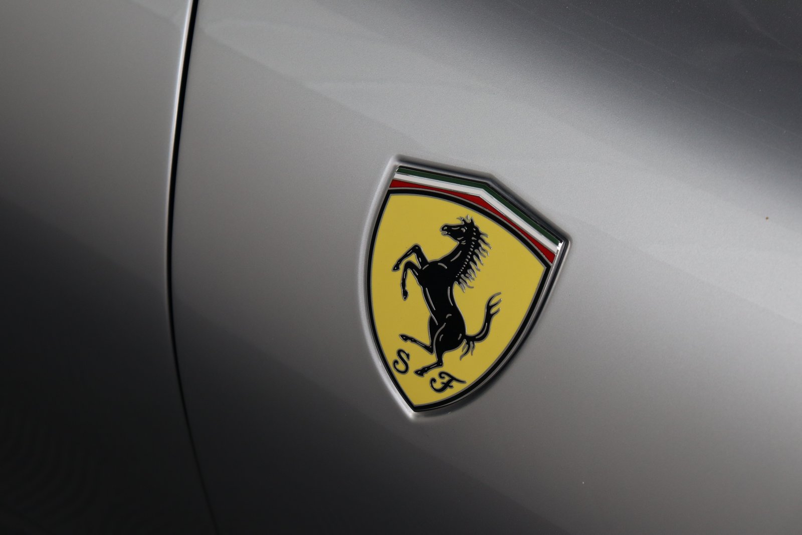 FERRARI Roma 3.9 V8 T, Petrol, Second hand / Used, Automatic - 4