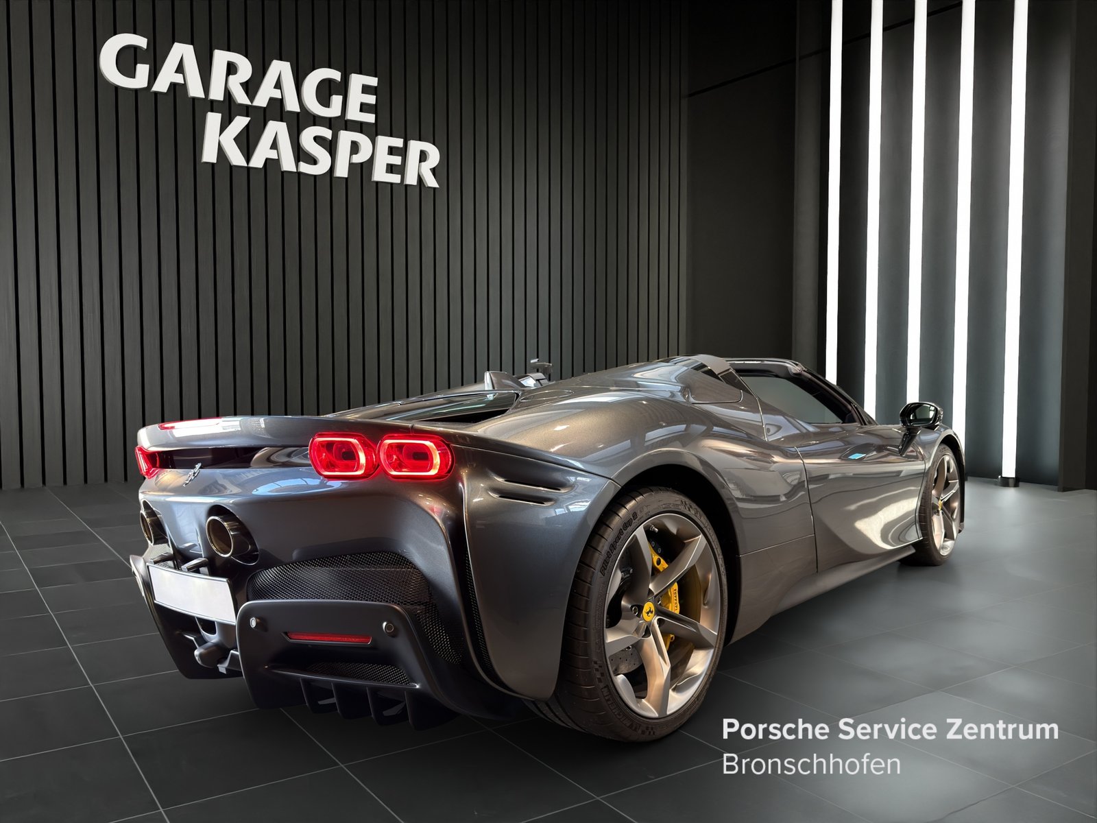 FERRARI SF 90 Spider, Hybride Rechargeable Essence/Électricité, Occasion / Utilisé, Automatique - 5