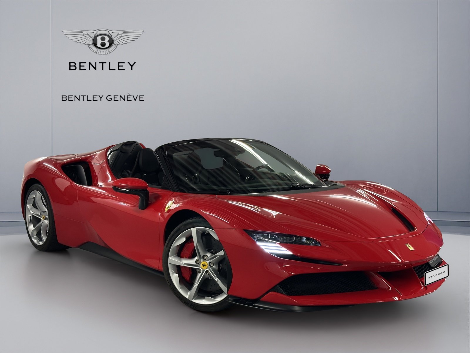 FERRARI SF90 Spider, Plug-in-Hybrid Benzin/Elektro, Occasion / Gebraucht, Automatik - 3