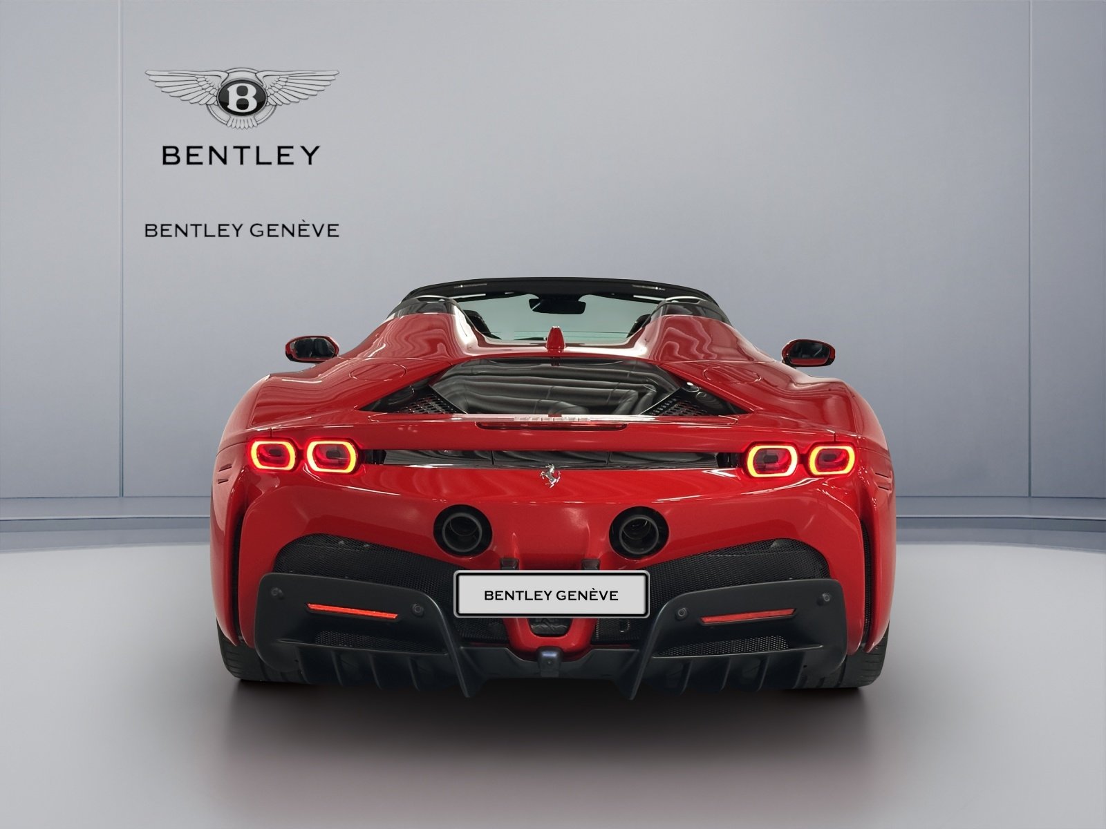 FERRARI SF90 Spider, Plug-in-Hybrid Benzin/Elektro, Occasion / Gebraucht, Automatik - 5