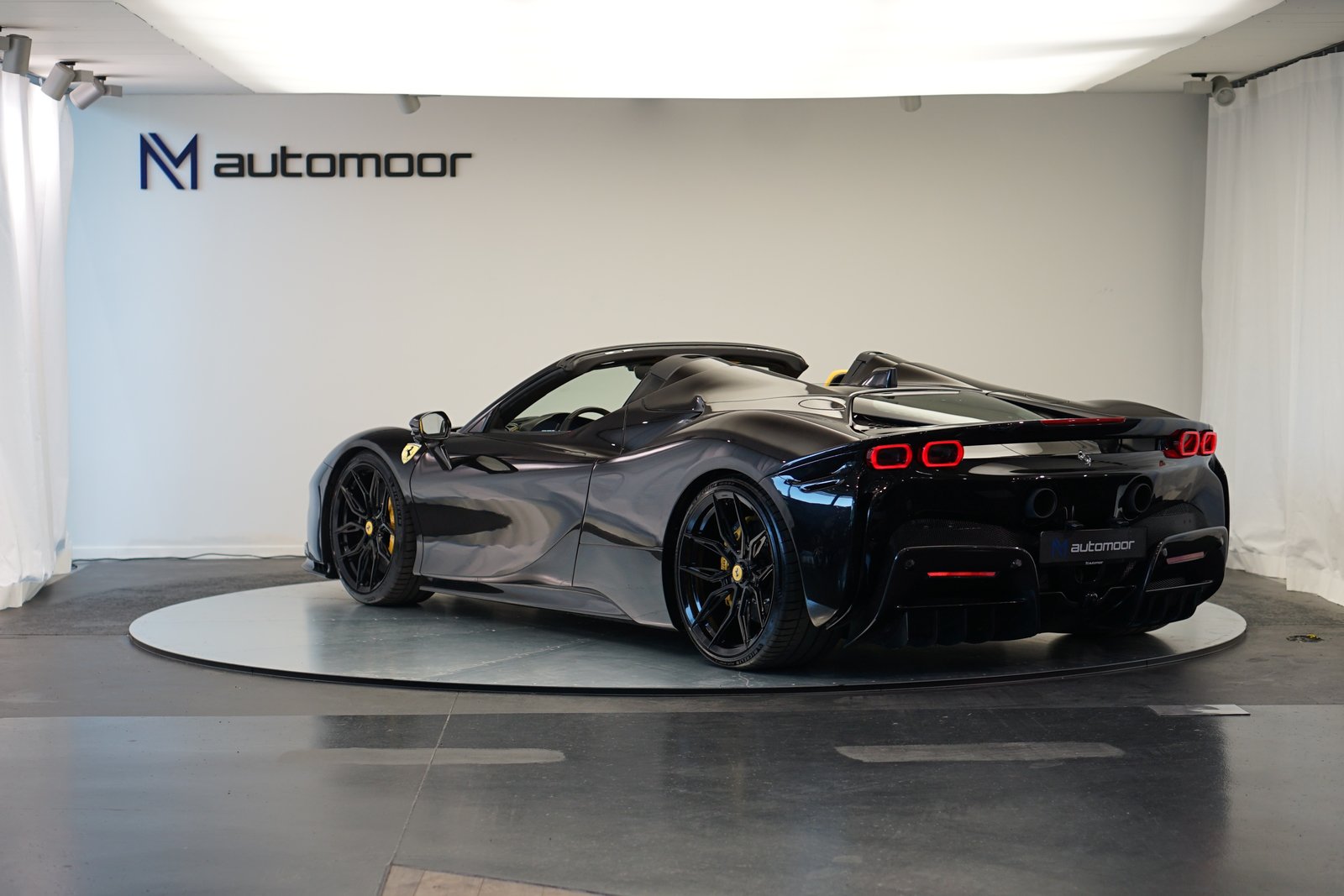 FERRARI SF90 Spider *Novitec* *Daytona* *Carbon* *Nero Dayto, Plug-in-Hybrid Benzina/Elettrica, Occasioni / Usate, Automatico - 7