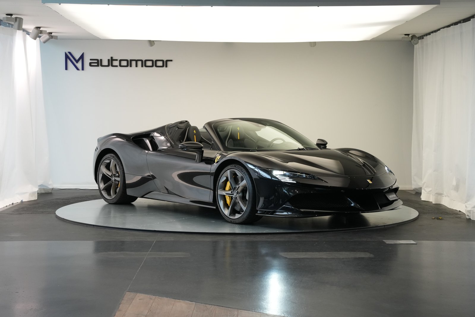 FERRARI SF90 Spider *Nero Daytona*, Plug-in-Hybrid Petrol/Electric, Second hand / Used, Automatic - 3