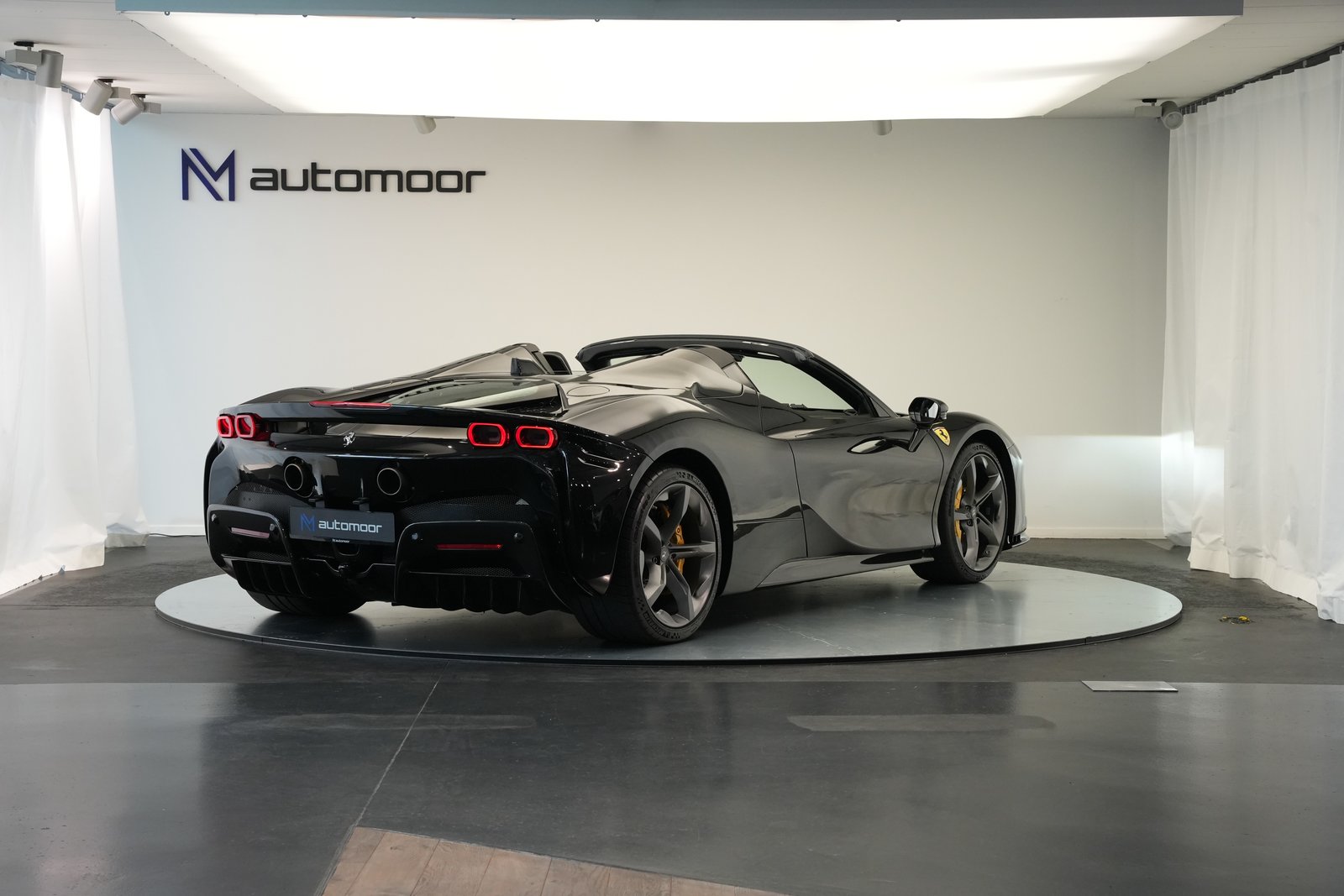 FERRARI SF90 Spider *Nero Daytona*, Plug-in-Hybrid Petrol/Electric, Second hand / Used, Automatic - 5