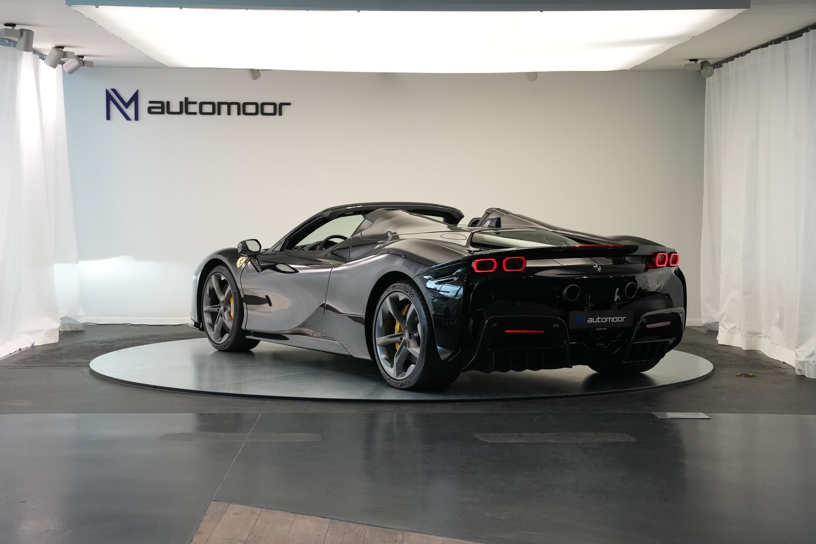 FERRARI SF90 Spider *Nero Daytona*, Plug-in-Hybrid Petrol/Electric, Second hand / Used, Automatic - 7