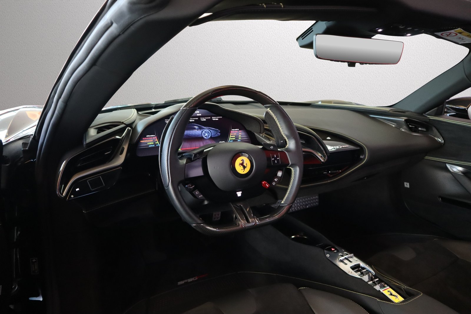FERRARI SF90 Spider, Plug-in-Hybrid Benzin/Elektro, Occasion / Gebraucht, Automatik - 3