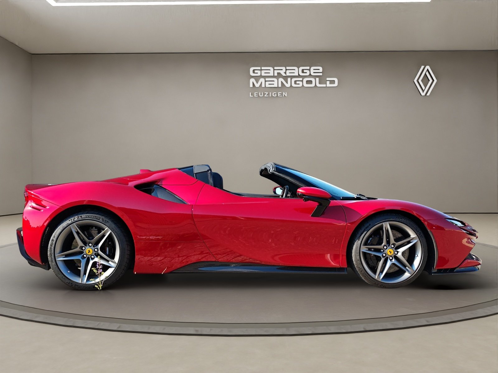 FERRARI SF90 Spider, Plug-in-Hybrid Petrol/Electric, Second hand / Used, Automatic - 4