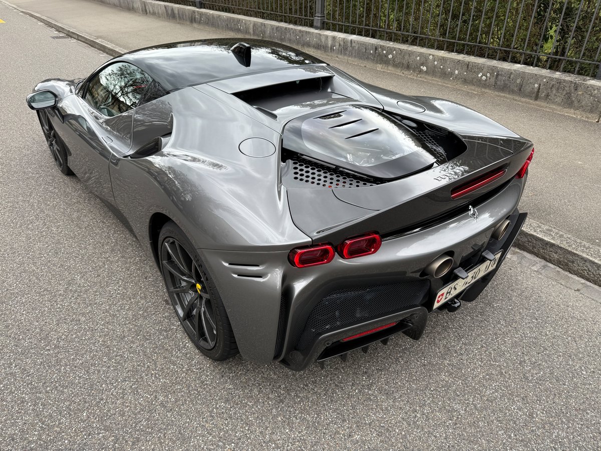 FERRARI SF90 Stradale, Hybride Rechargeable Essence/Électricité, Occasion / Utilisé, Automatique - 2