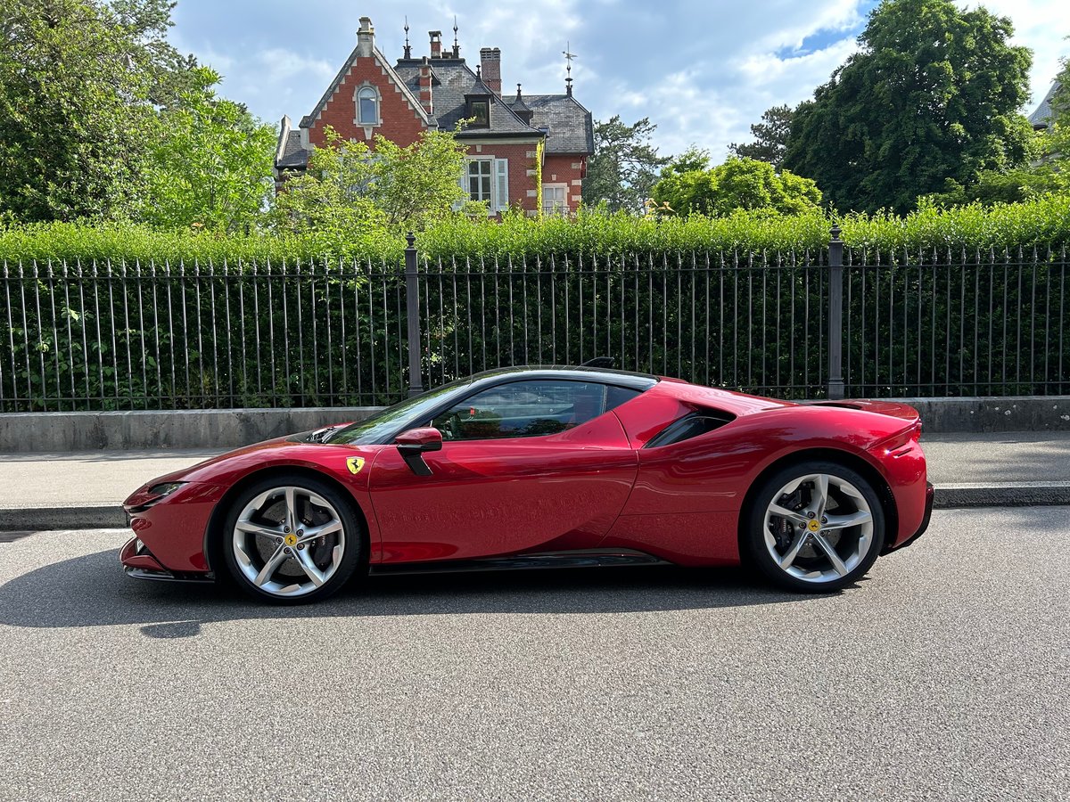FERRARI SF90 Stradale, Plug-in-Hybrid Benzina/Elettrica, Occasioni / Usate, Automatico - 2