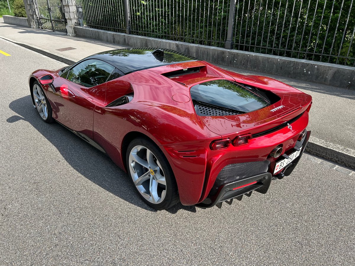 FERRARI SF90 Stradale, Plug-in-Hybrid Benzina/Elettrica, Occasioni / Usate, Automatico - 3