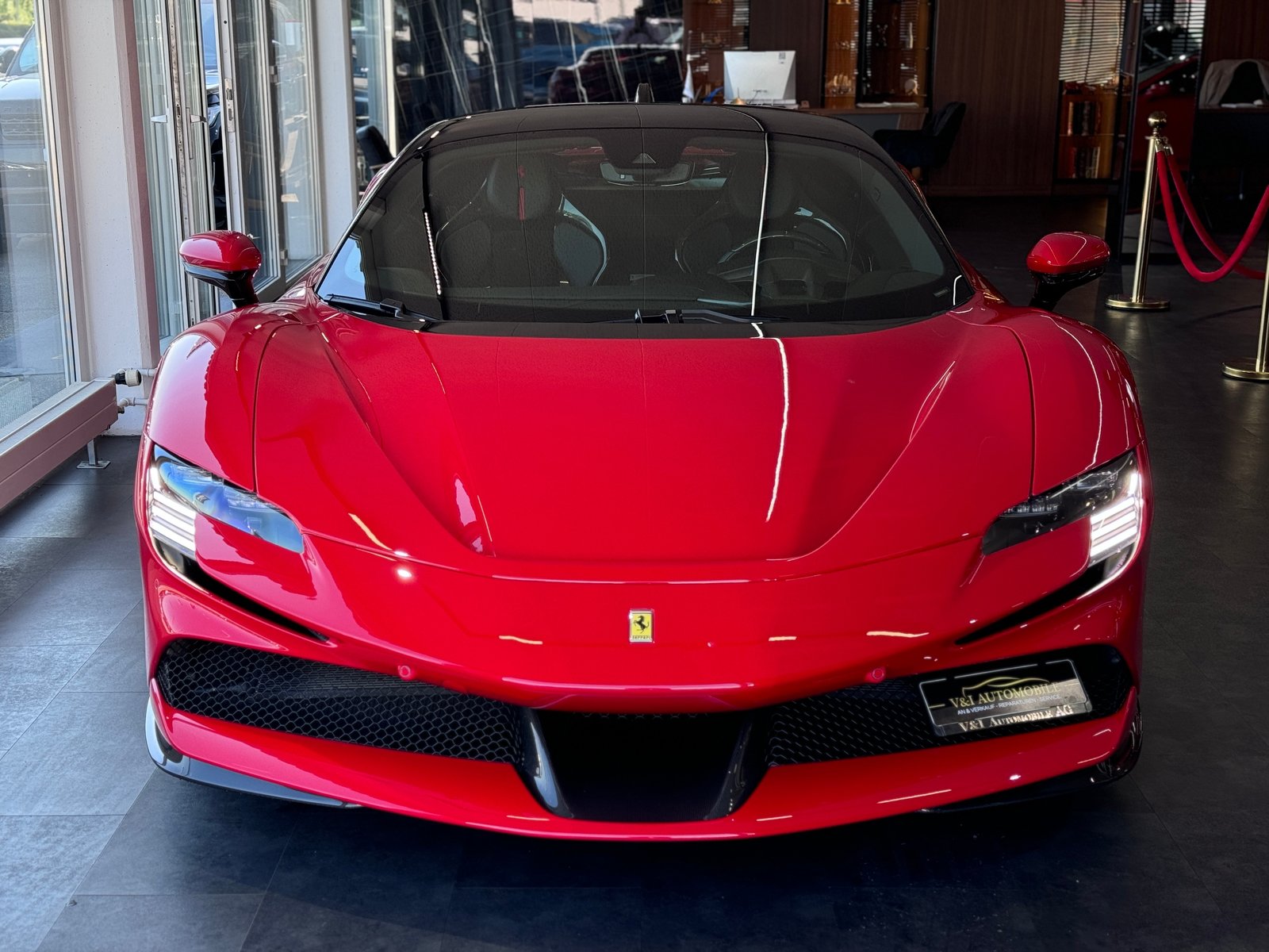 FERRARI SF90 Stradale, Plug-in-Hybrid Petrol/Electric, Second hand / Used, Automatic - 2