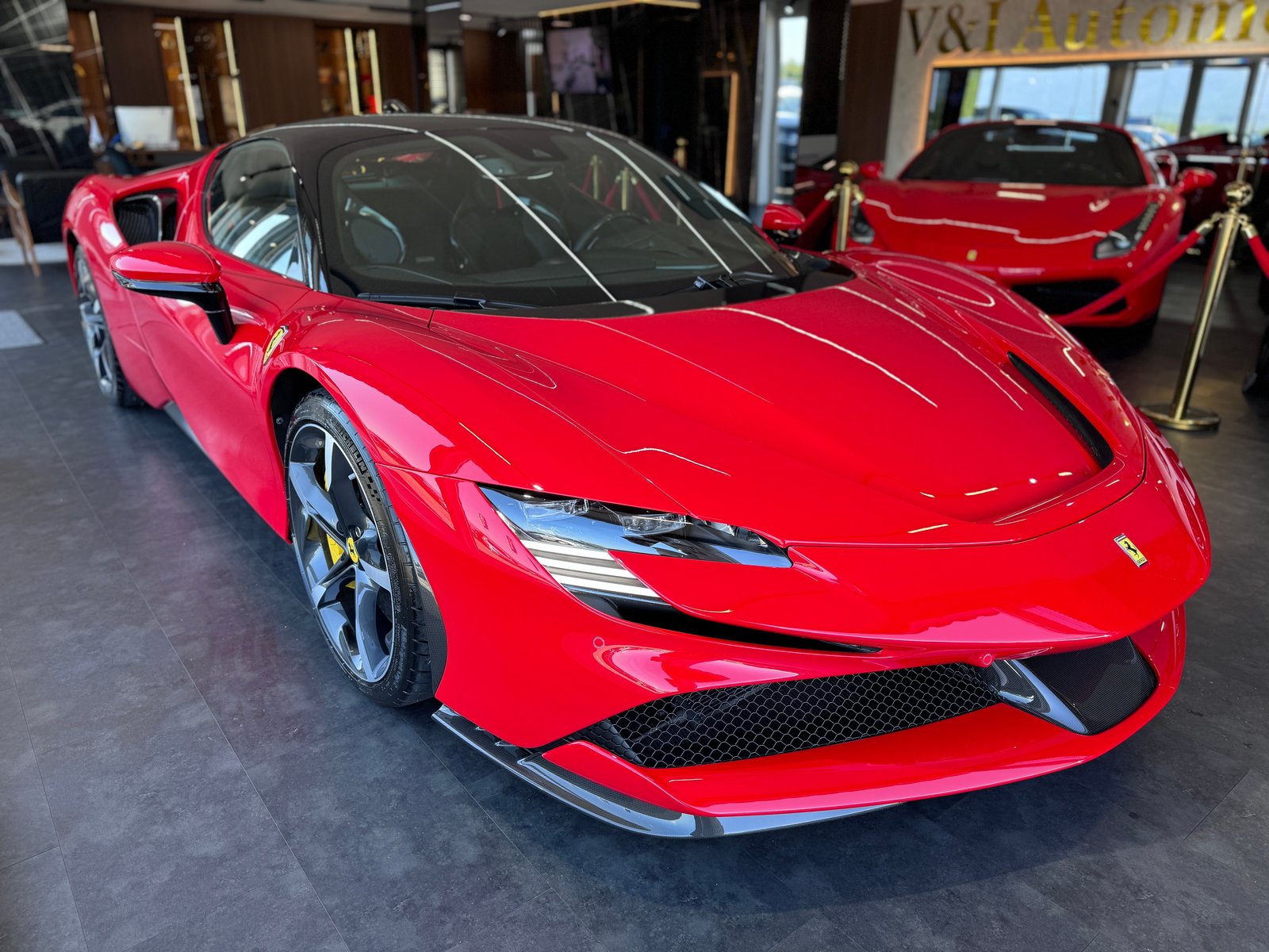 FERRARI SF90 Stradale, Plug-in-Hybrid Petrol/Electric, Second hand / Used, Automatic - 4