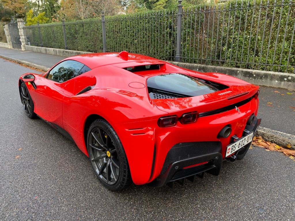 FERRARI SF90 Stradale, Hybride Rechargeable Essence/Électricité, Occasion / Utilisé, Automatique - 2