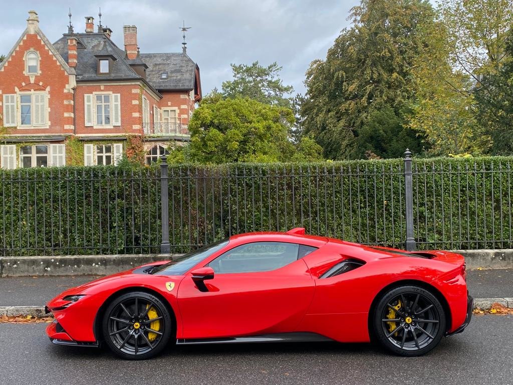 FERRARI SF90 Stradale, Hybride Rechargeable Essence/Électricité, Occasion / Utilisé, Automatique - 3