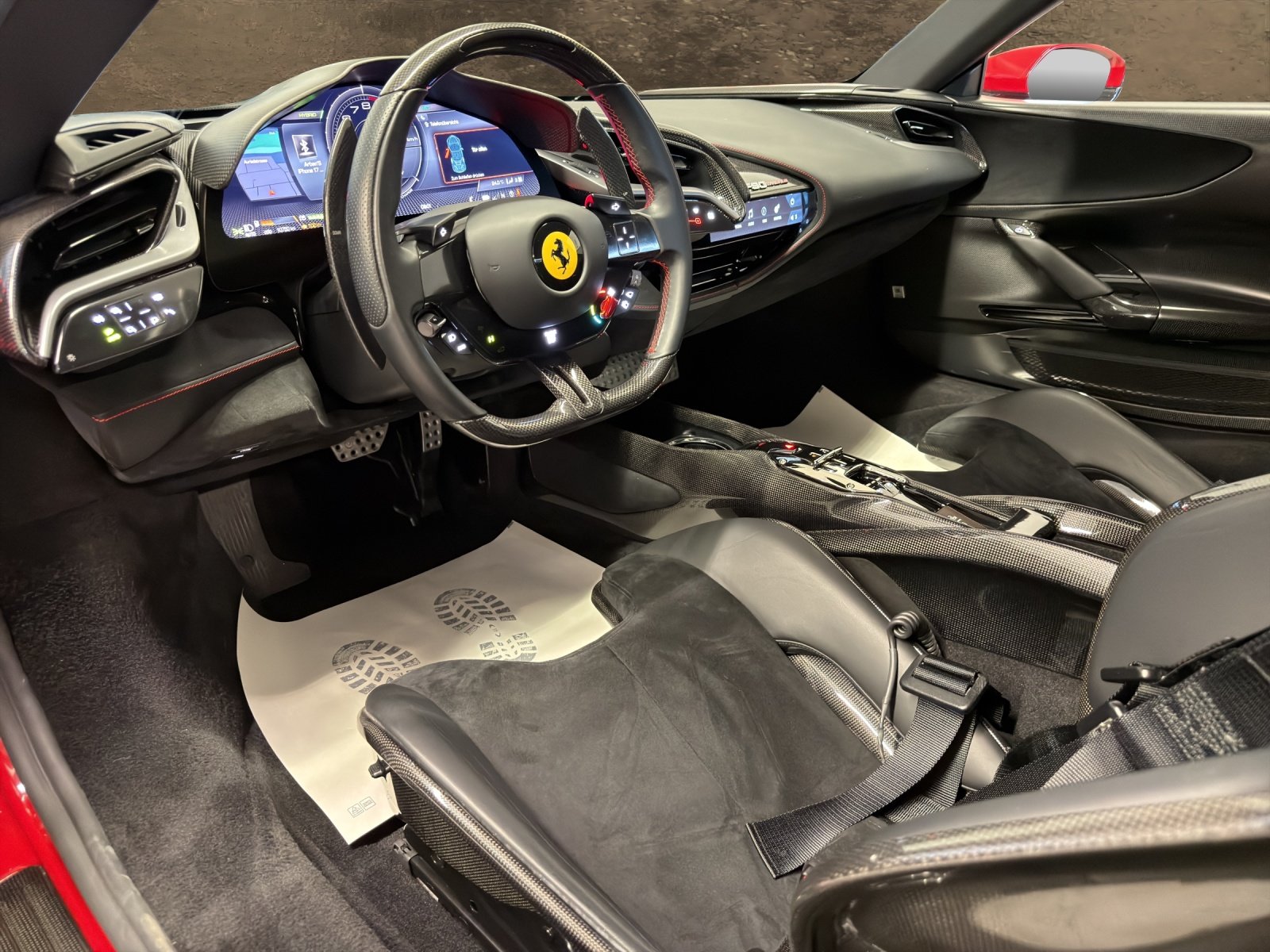 FERRARI SF90 Stradale Assetto-Fiorano, Hybride Rechargeable Essence/Électricité, Occasion / Utilisé, Automatique - 4
