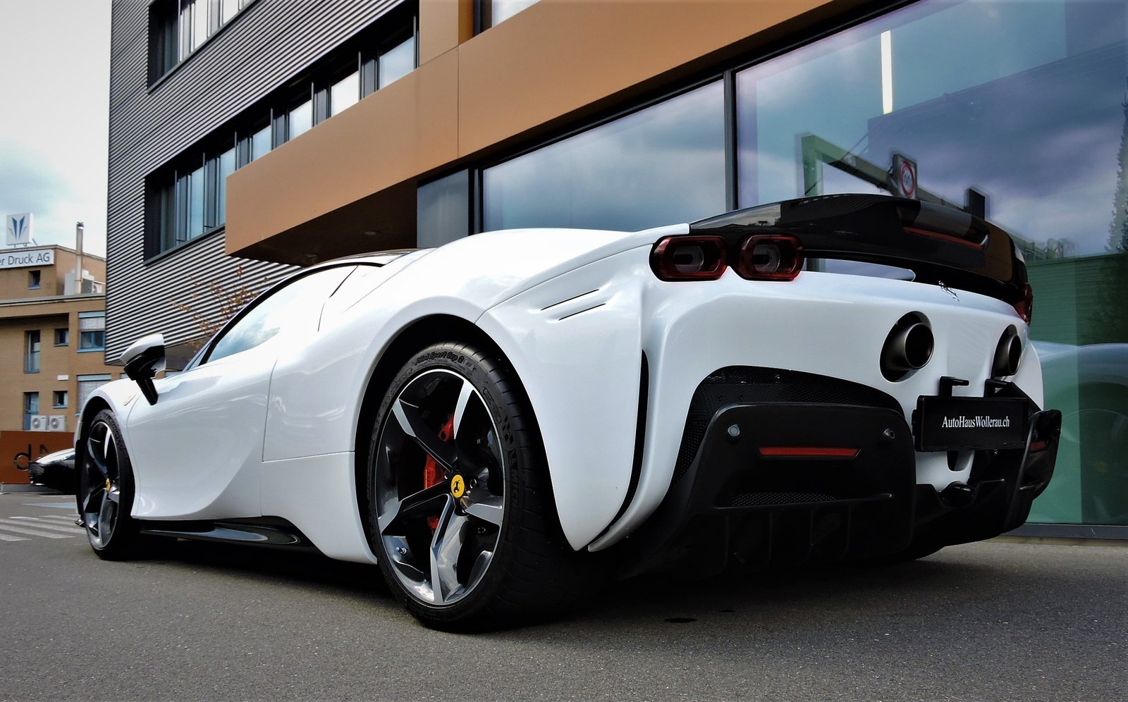 FERRARI SF90 Stradale 4.0, Plug-in-Hybrid Benzina/Elettrica, Occasioni / Usate, Automatico - 4