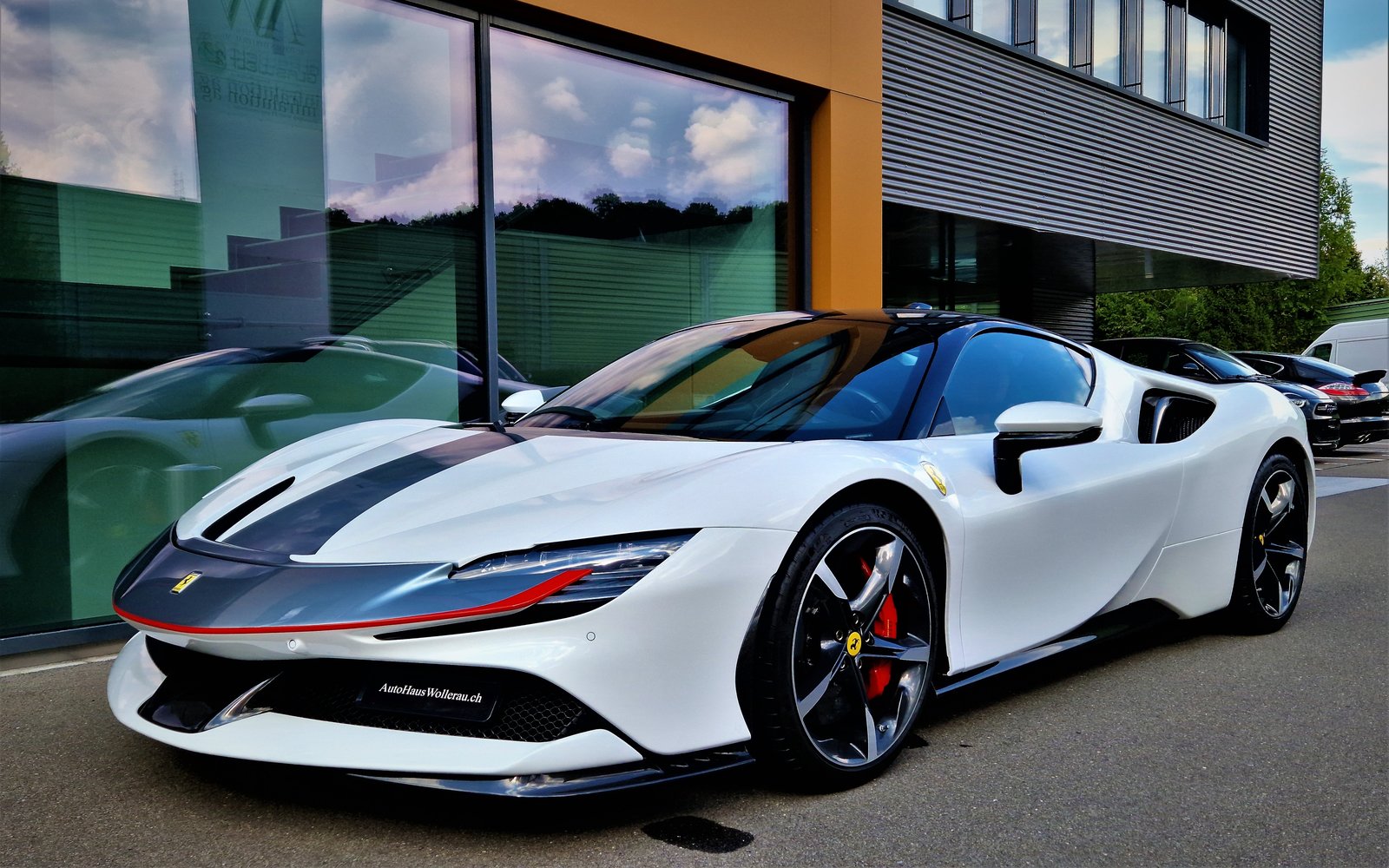 FERRARI SF90 Stradale 4.0, Plug-in-Hybrid Benzina/Elettrica, Occasioni / Usate, Automatico - 5
