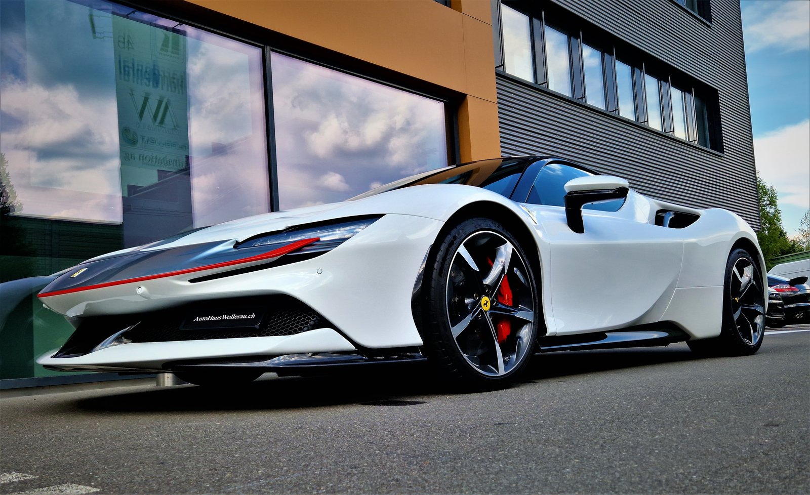 FERRARI SF90 Stradale 4.0, Plug-in-Hybrid Benzina/Elettrica, Occasioni / Usate, Automatico - 6