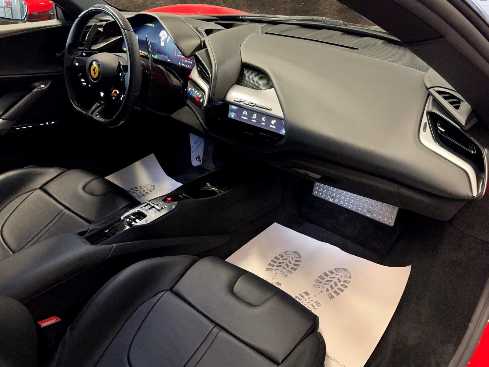 FERRARI SF90 Stradale, Hybride Rechargeable Essence/Électricité, Occasion / Utilisé, Automatique - 7