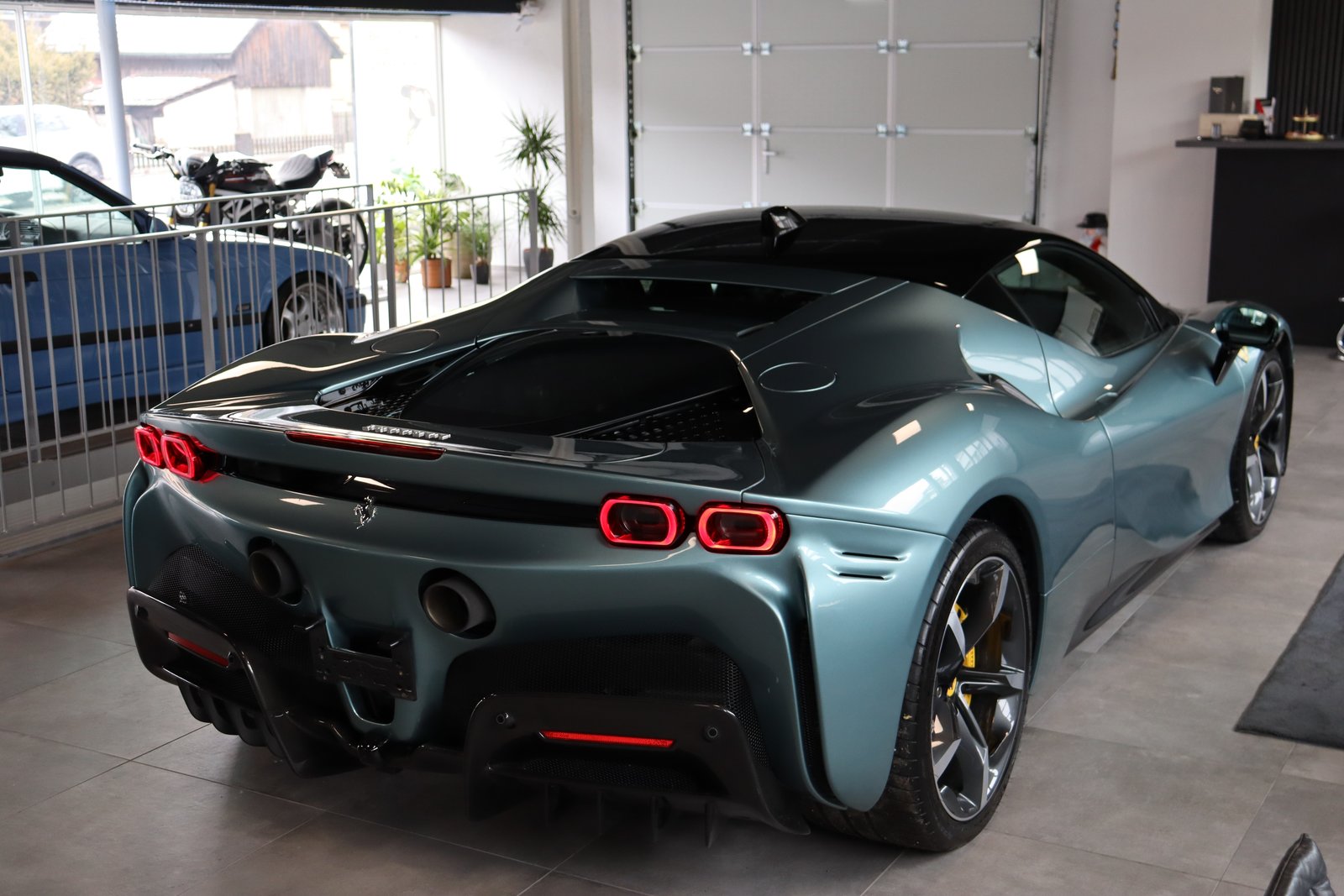 FERRARI SF90 Stradale, Plug-in-Hybrid Benzina/Elettrica, Occasioni / Usate, Automatico - 4