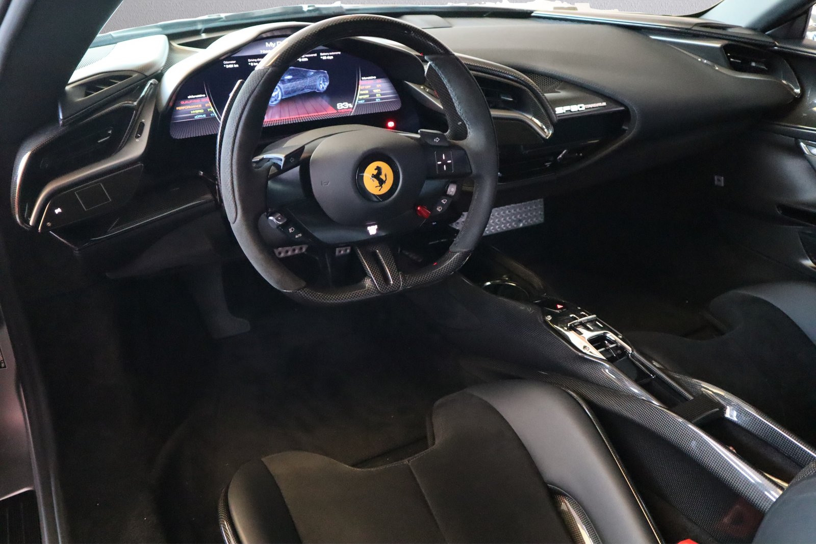FERRARI SF90 Assetto Fiorano, Petrol, Second hand / Used, Automatic - 3