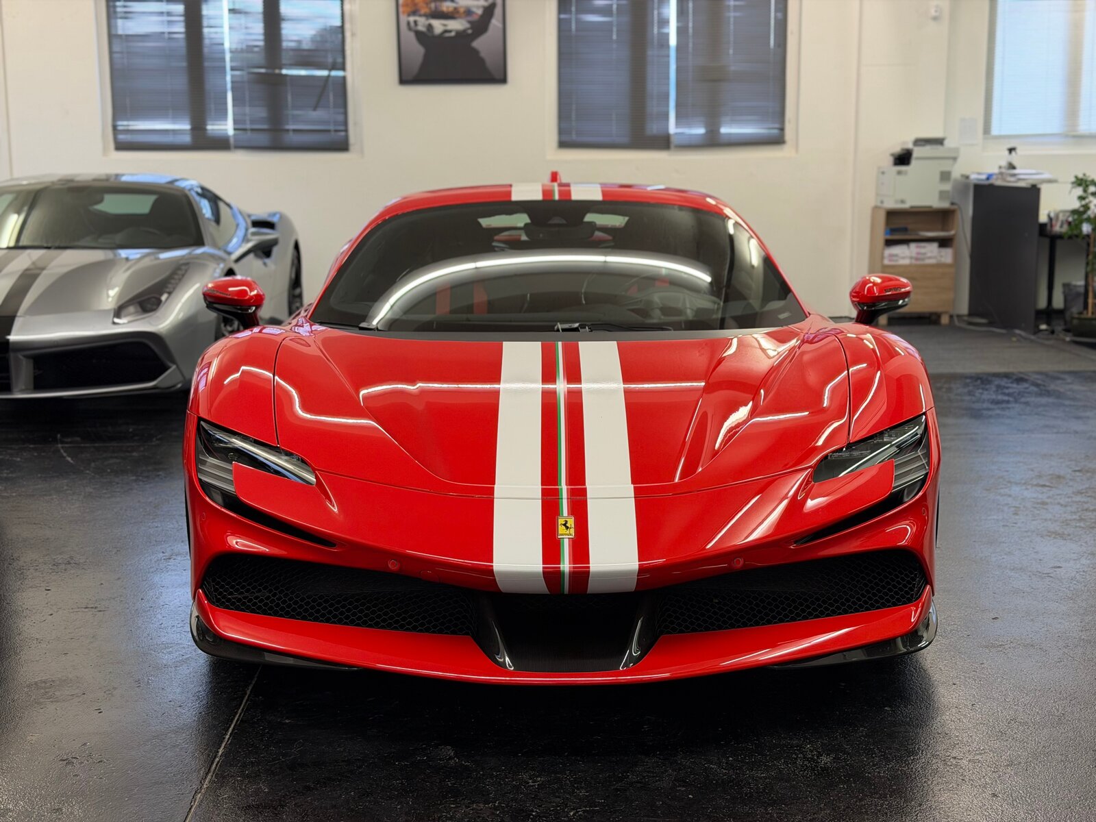 FERRARI SF90 Stradale, Plug-in-Hybrid Benzina/Elettrica, Occasioni / Usate, Automatico - 2