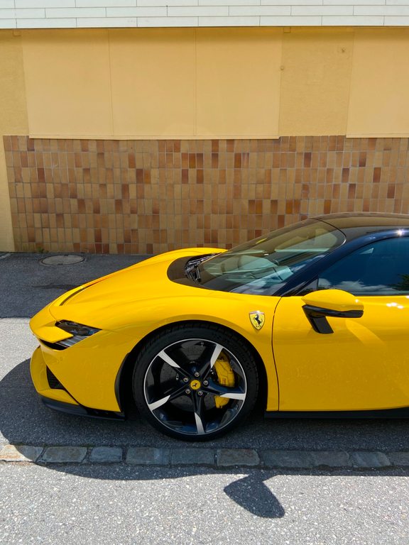FERRARI SF90 Stradale 4.0, Hybride Rechargeable Essence/Électricité, Voiture de démonstration, Automatique - 3