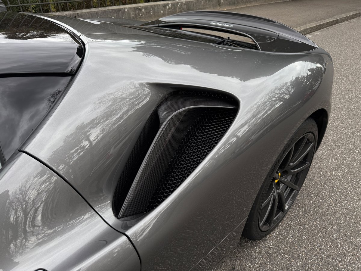 FERRARI SF90 Stradale, Plug-in-Hybrid Petrol/Electric, Second hand / Used, Automatic - 6