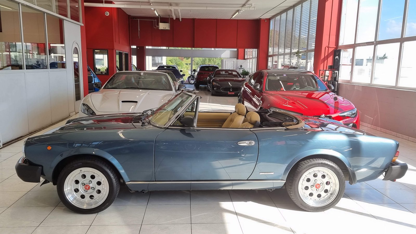 FIAT 124 Spidereuropa 2.0 i.e Azzurra, Essence, Occasion / Utilisé, Manuelle - 4