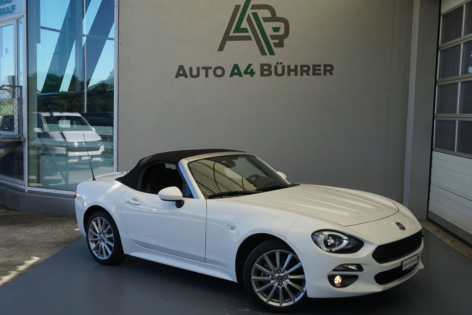 FIAT 124 Spider 1.4 TB Lusso Automat 140PS, Benzin, Occasion / Gebraucht, Automatik - 4