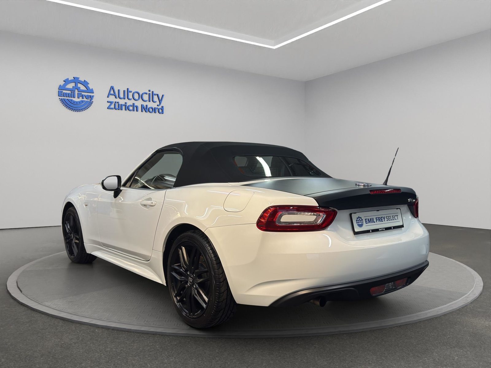 FIAT 124 Spider 1.4 MultiAir, Essence, Occasion / Utilisé, Manuelle - 3