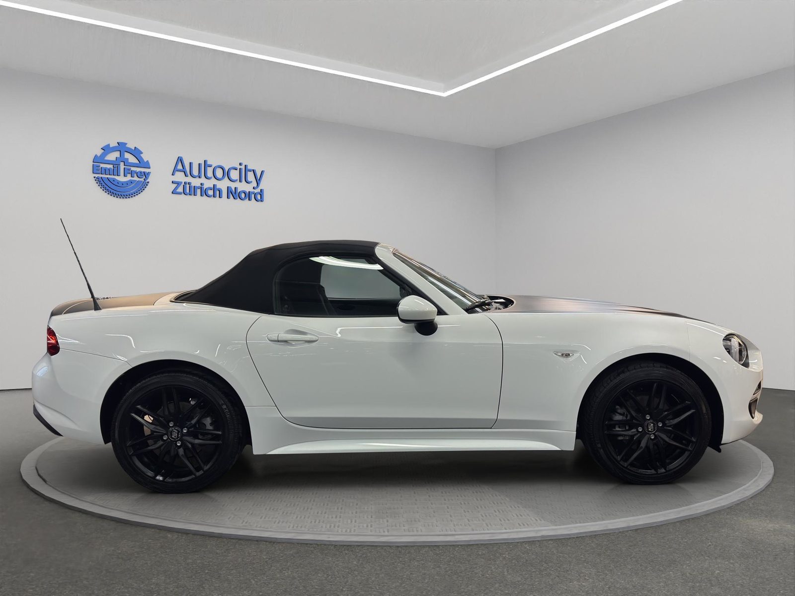 FIAT 124 Spider 1.4 MultiAir, Essence, Occasion / Utilisé, Manuelle - 5
