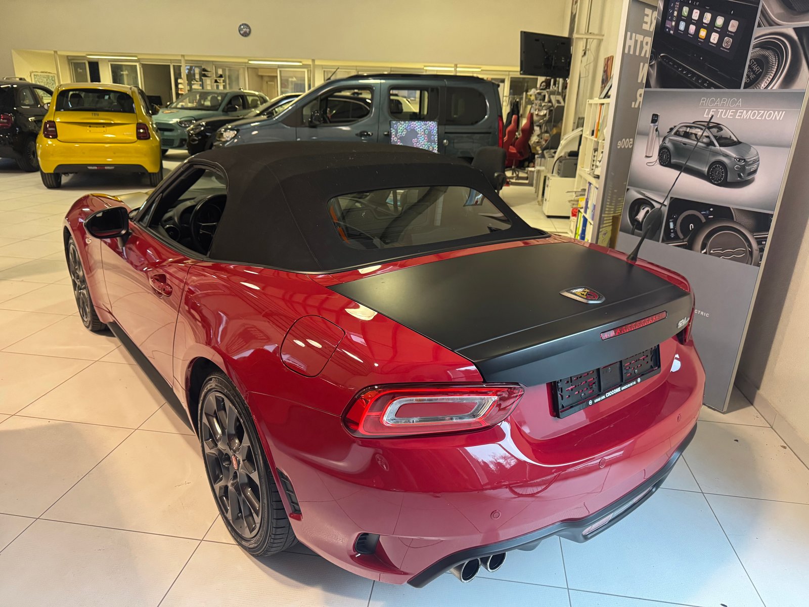 FIAT 124 Spider 1.4 TB Abarth Automatic, Essence, Occasion / Utilisé, Automatique - 3