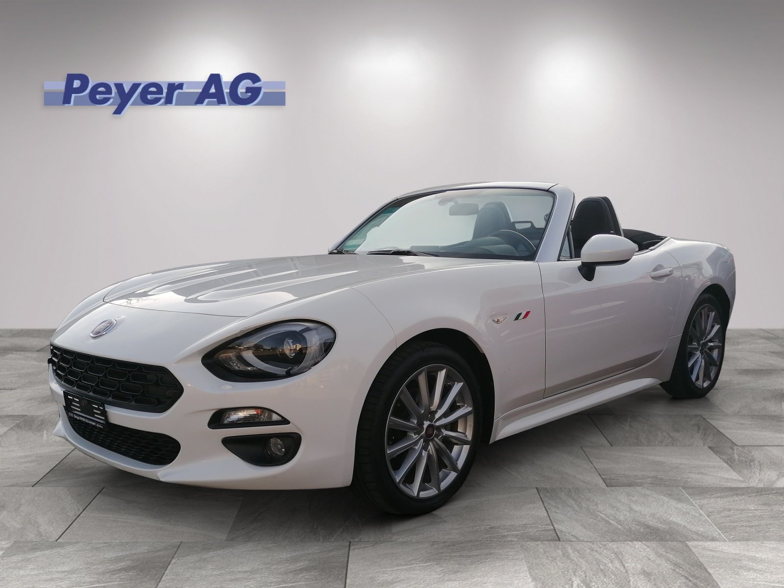 FIAT 124 Spider 1.4 MultiAir Lusso, Petrol, Second hand / Used, Manual - 2